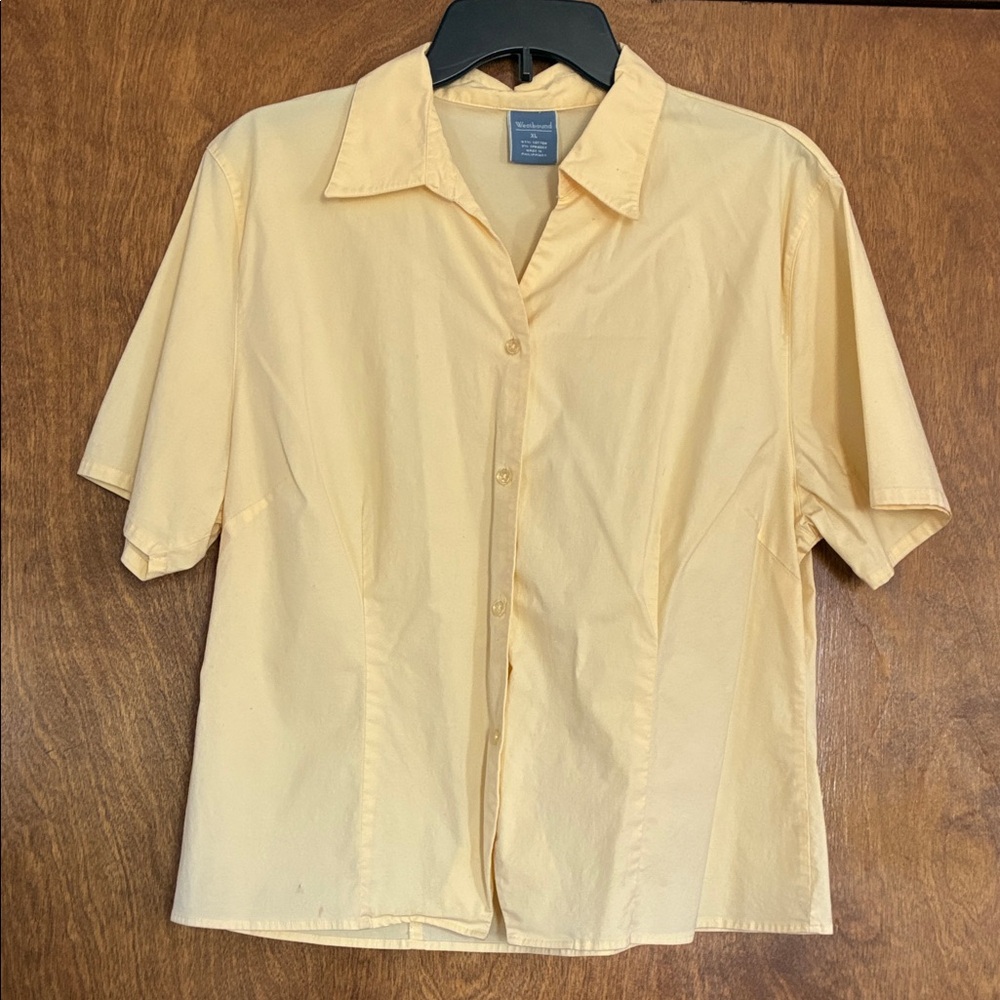 Westbound Short-Sleeve Button-Down Shirt in Light Yellow